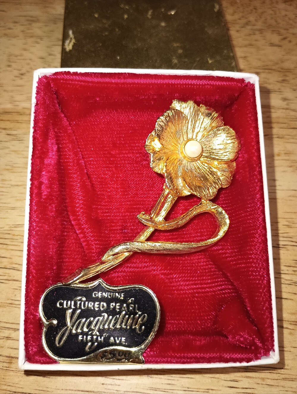 Vintage Jacqueline Fifth Ave Flower Brooch. Gold Tone Flower W/Genuine Pearl